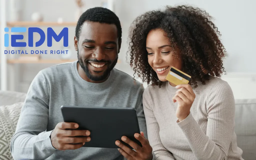 Couple shopping on an IEDM ecommerce site