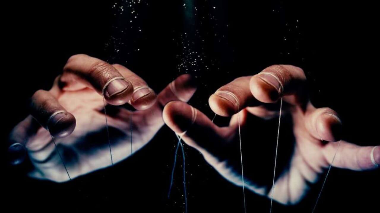 Persuasion versus Manipulation